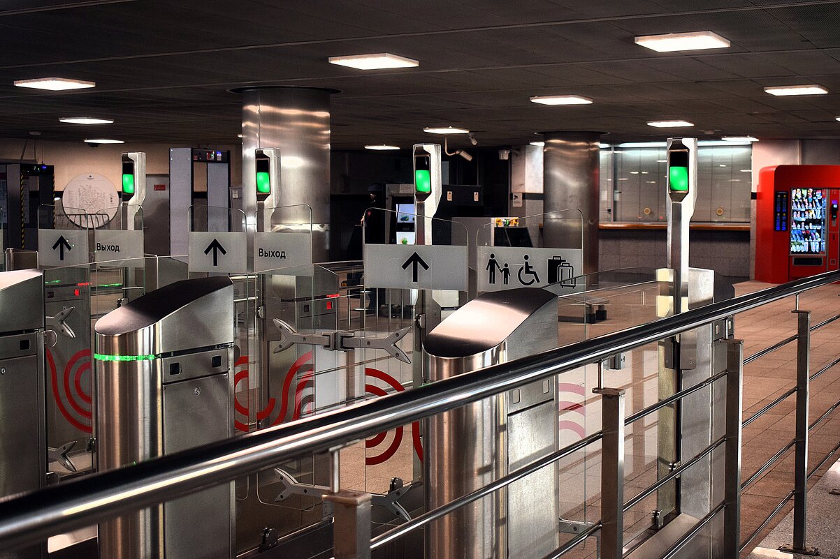 Турникеты, выходы. - Татьяна Помогалова Турникеты, выходы. - Татьяна Помогалова