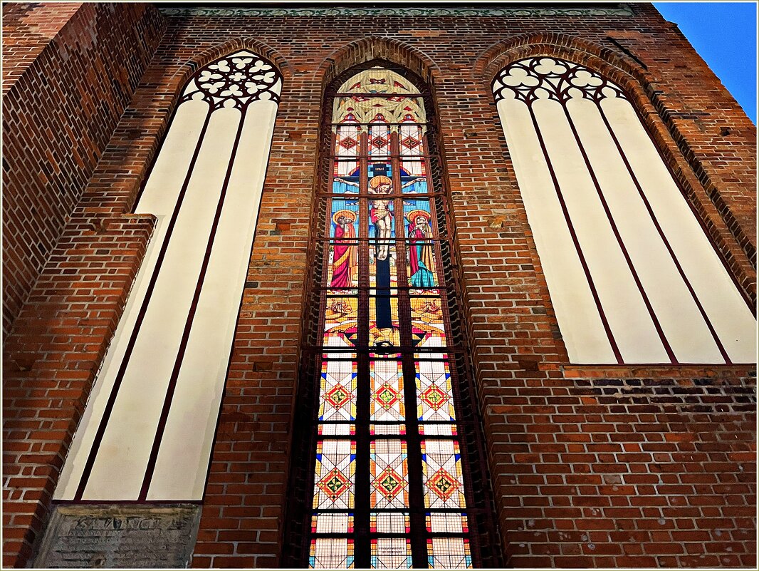 Один из витражей Кафедрального собора. - Валерия Комова