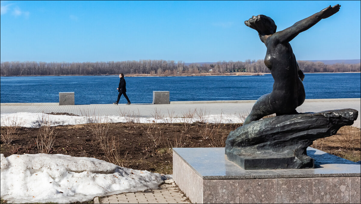 По набережной - Александр Тарноградский