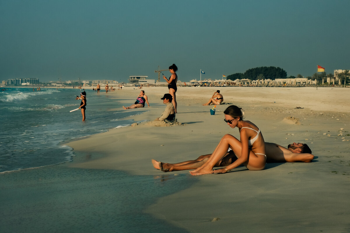 ПЛЯЖНЫЕ ЗАРИСОВКИ - Александр ПЛЯЖНЫЕ ЗАРИСОВКИ - Александр