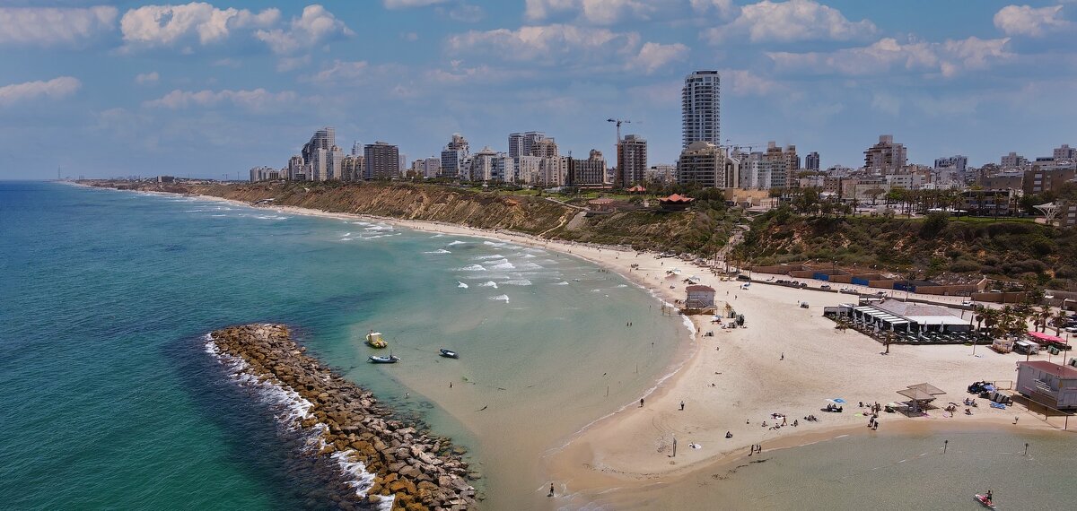 Полет над набережной Натании - Valentin Bondarenko