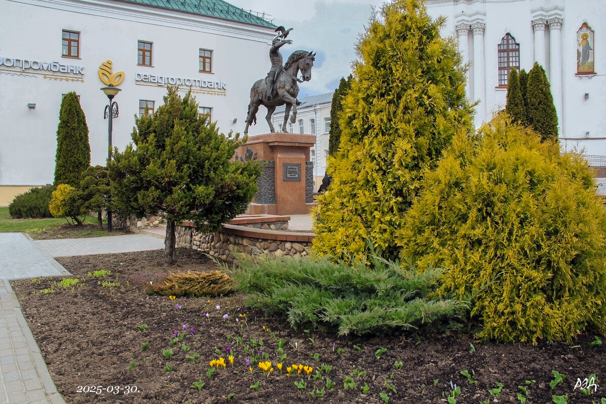 *** - Роланд Дубровский