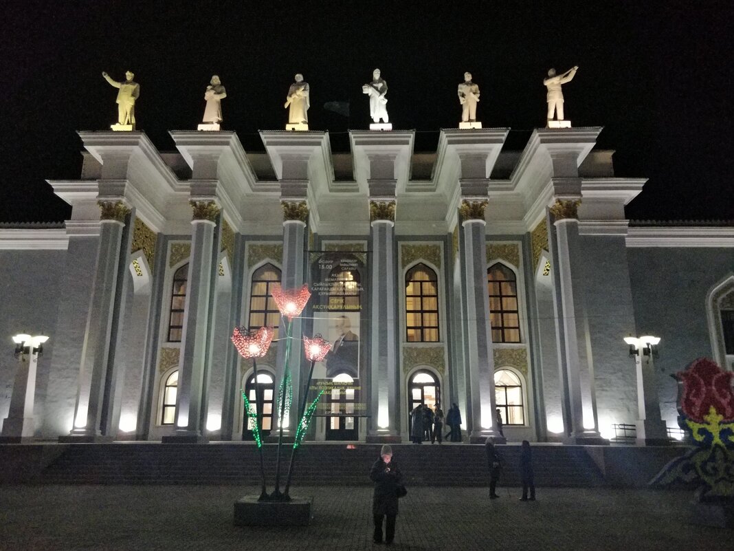 Ночь в городе - Андрей Хлопонин Ночь в городе - Андрей Хлопонин