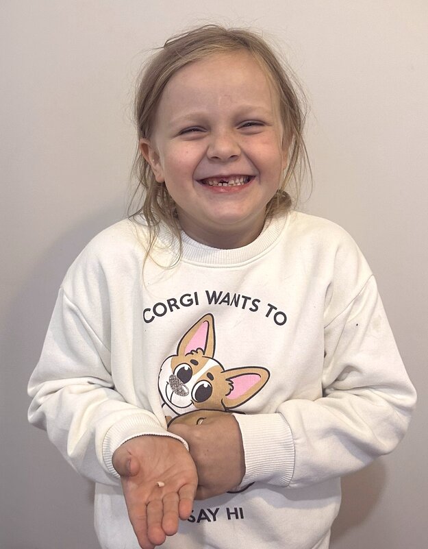 Смеются девчонки - Георгиевич Смеются девчонки - Георгиевич