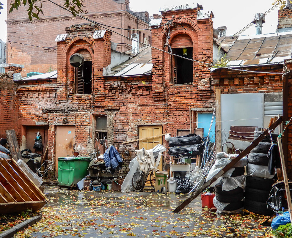 укромный дворик - Сергей Лындин укромный дворик - Сергей Лындин