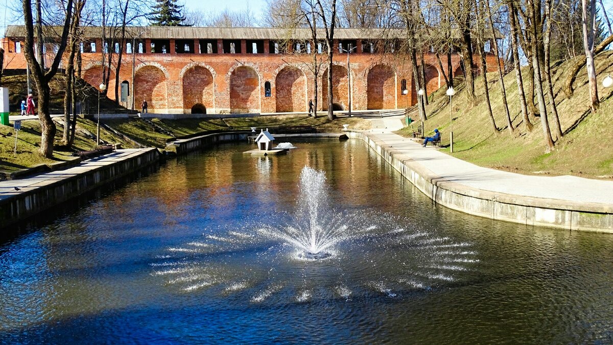 Весенний сад. - Милешкин Владимир Алексеевич Весенний сад. - Милешкин Владимир Алексеевич