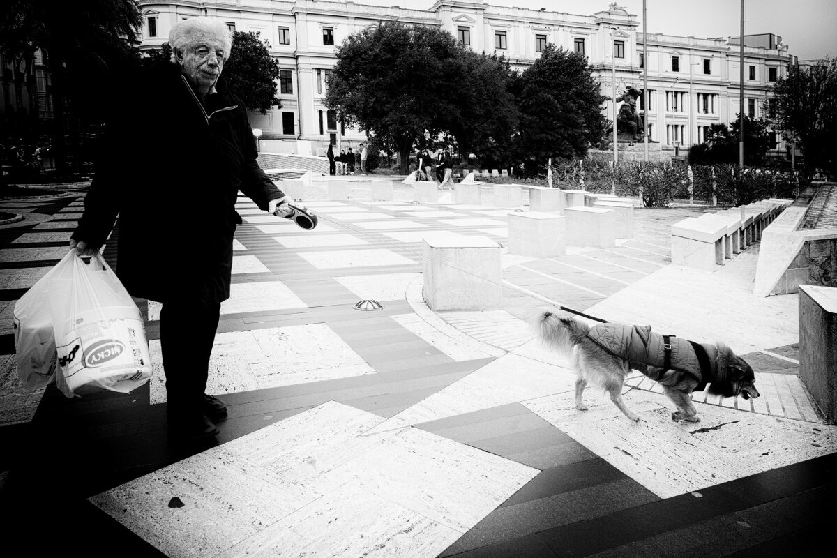 столетний старик и глухая собака - Jiří Valiska