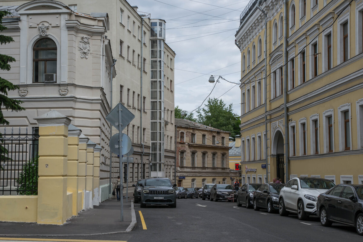 Нижний Кисловский переулок - Сергей Лындин Нижний Кисловский переулок - Сергей Лындин