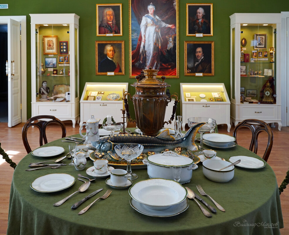 "Сервировка в интерьере"© - Владимир Макаров "Сервировка в интерьере"© - Владимир Макаров
