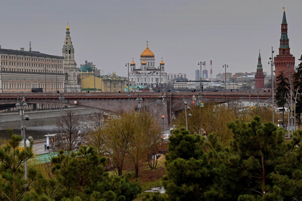 Из Зарядья в сторону Большого Москворецкого моста. - Татьяна Помогалова