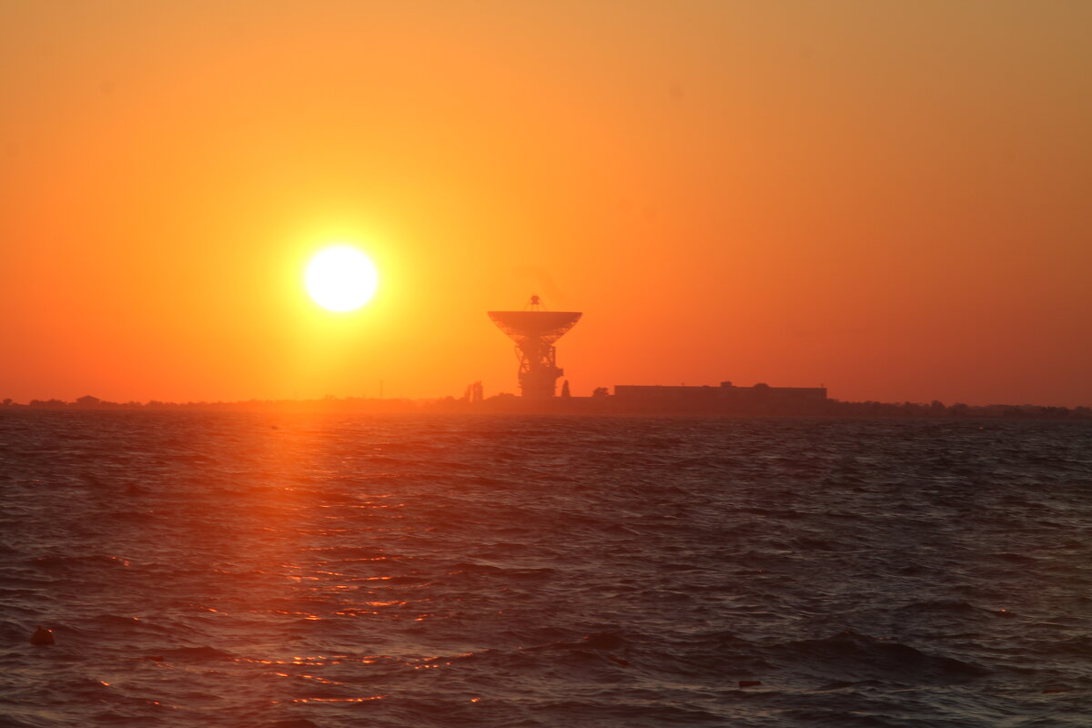 Оранжевый закат - Олег Зоркий Оранжевый закат - Олег Зоркий