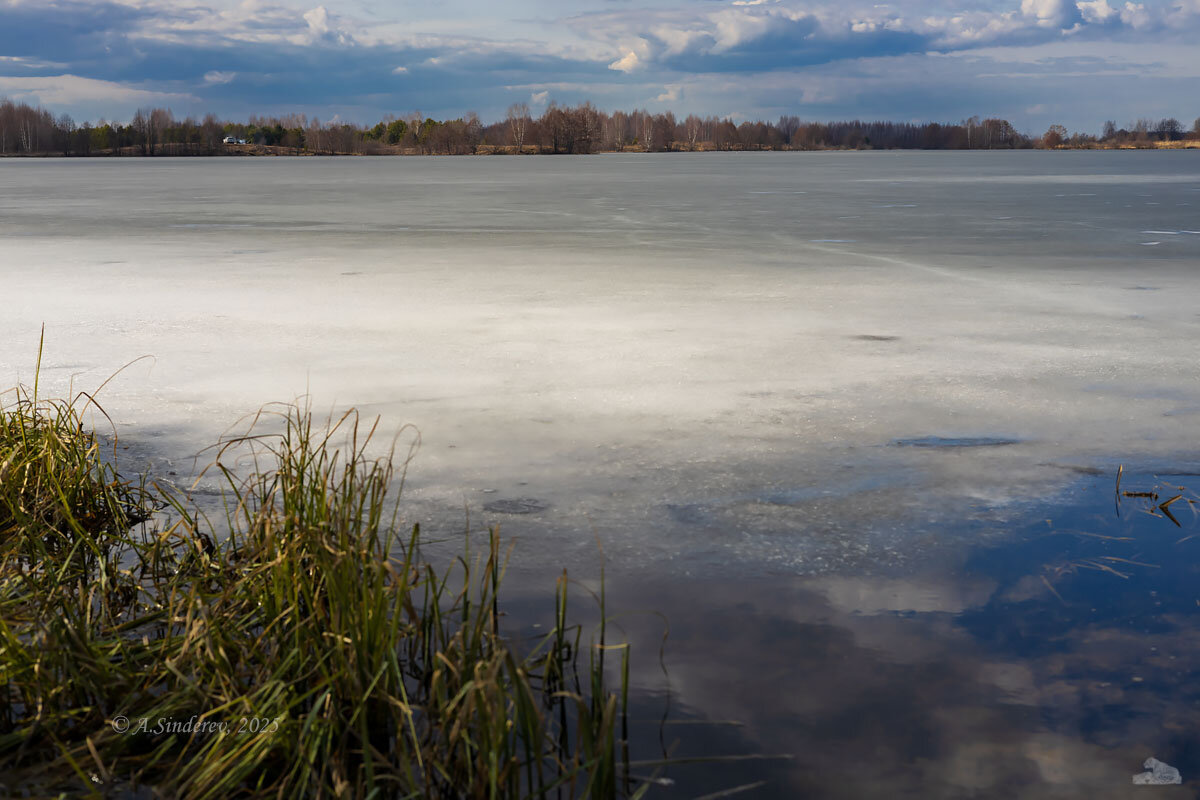 Ледяное озеро - Александр Синдерёв