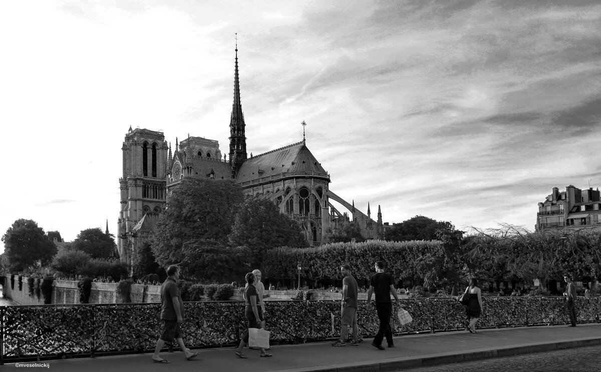 "Под небом Парижа" - mveselnickij 