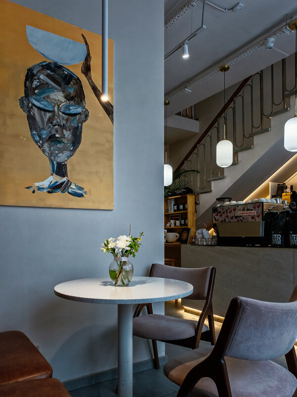 В кафе - Сергей Шатохин 