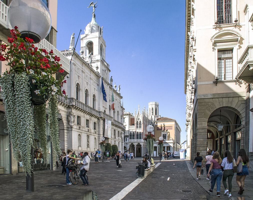 В прекрасном городе! - Alexandеr P