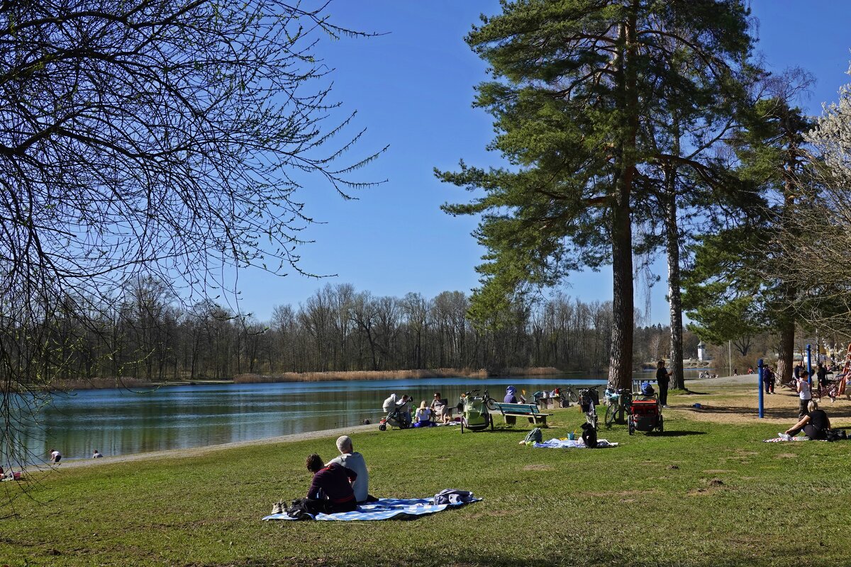 По-летнему теплый апрельский денек... - Галина По-летнему теплый апрельский денек... - Галина