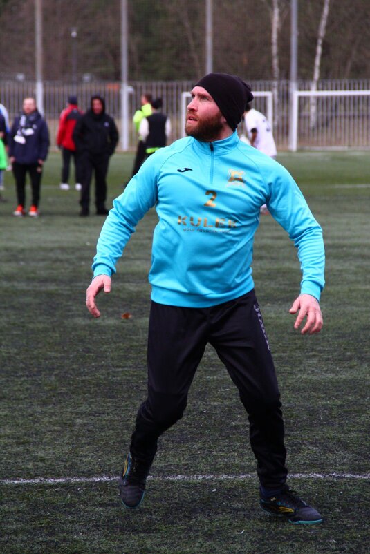 Выслеживает мяч - Екатерина Шурыгина