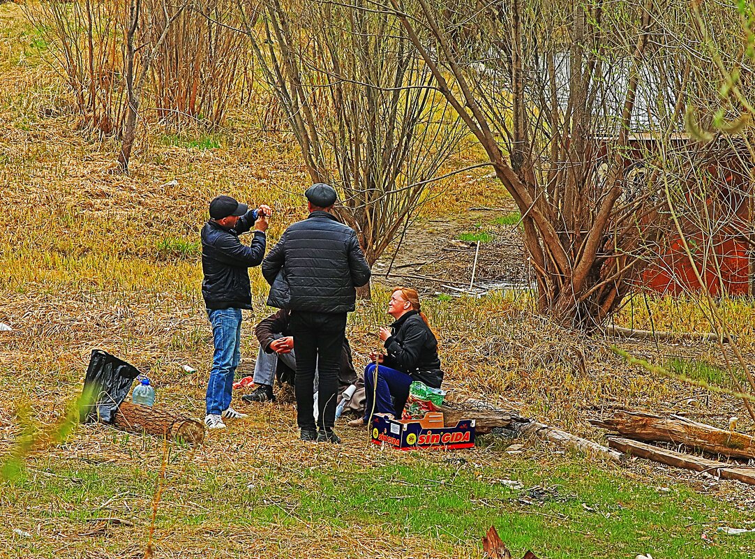 Май...Пикник на берегу Юганской Оби. - Владимир 