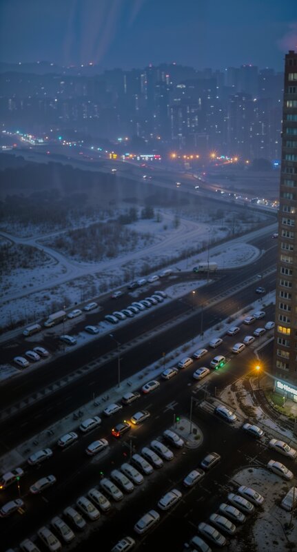 Вечерний Питер. Окраина. Весенний снег - Александр Семенов