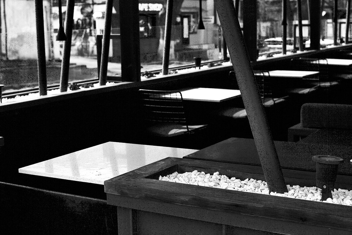 В кафе - Юрий Гайворонскiий В кафе - Юрий Гайворонскiий