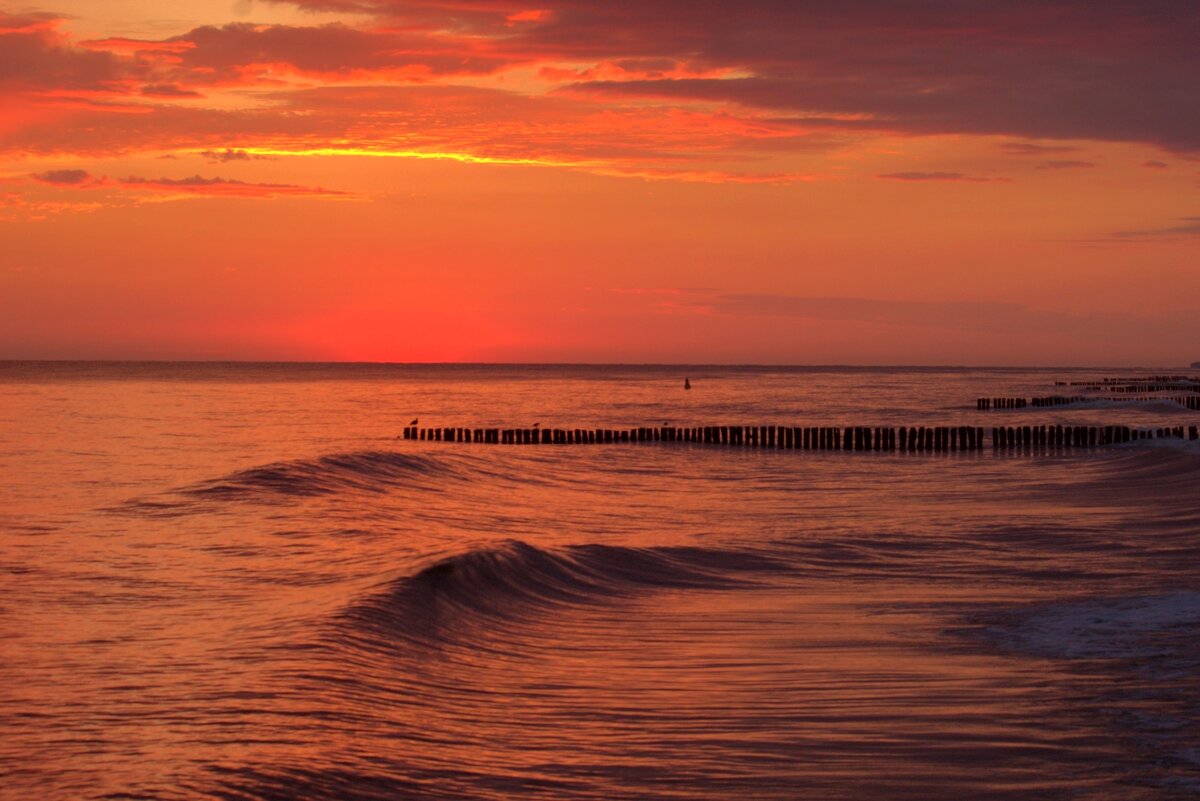 Сейчас выглянет солнце - Юрий. Шмаков