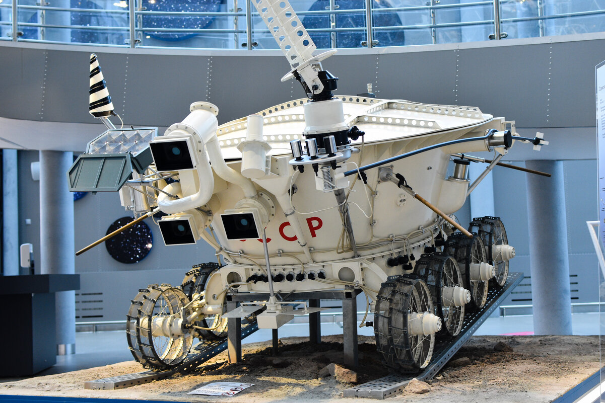 В Государственном музее истории космонавтики имени К.Э. Циолковского - Владимир Звягин В Государственном музее истории космонавтики имени К.Э. Циолковского - Владимир Звягин