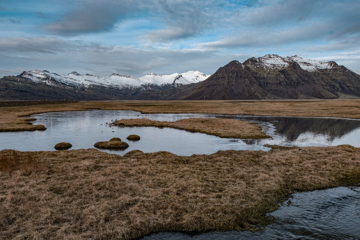 Водоём на фоне горы - Георгий А Водоём на фоне горы - Георгий А