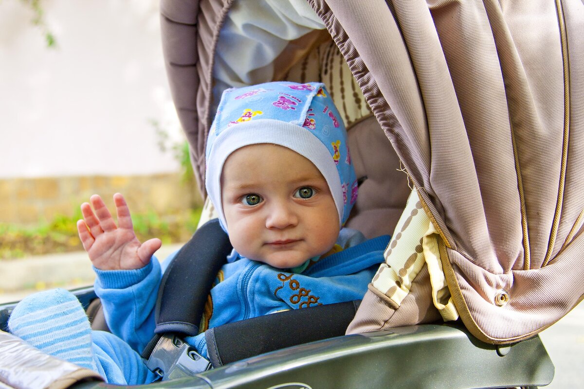 Он сказал - поехали! и взмахнул рукой. - Геннадий Валеев Он сказал - поехали! и взмахнул рукой. - Геннадий Валеев