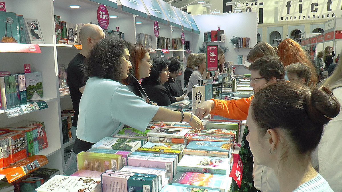 Москва, Non/fiction в Гостинном дворе. - Игорь Олегович Кравченко Москва, Non/fiction в Гостинном дворе. - Игорь Олегович Кравченко