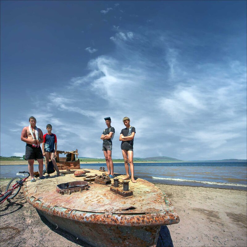 МЕСЬНЫЕ - Александр Кустов