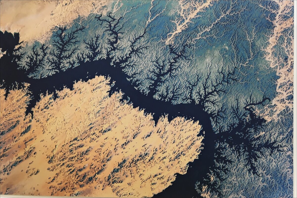 Земля в иллюминаторе! - Надежда Земля в иллюминаторе! - Надежда