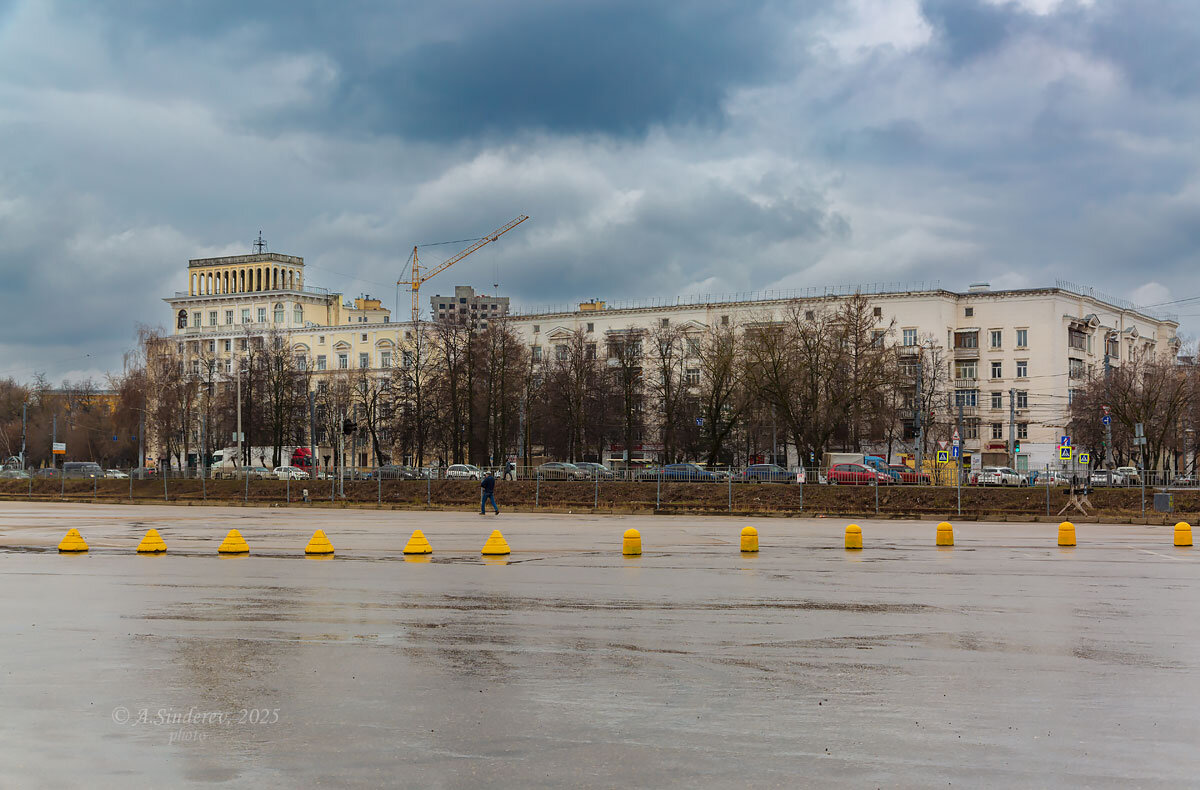 Пасмурно в городе - Александр Синдерёв