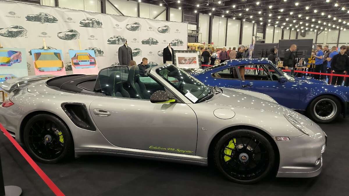 На выставке авто. - Ольга На выставке авто. - Ольга