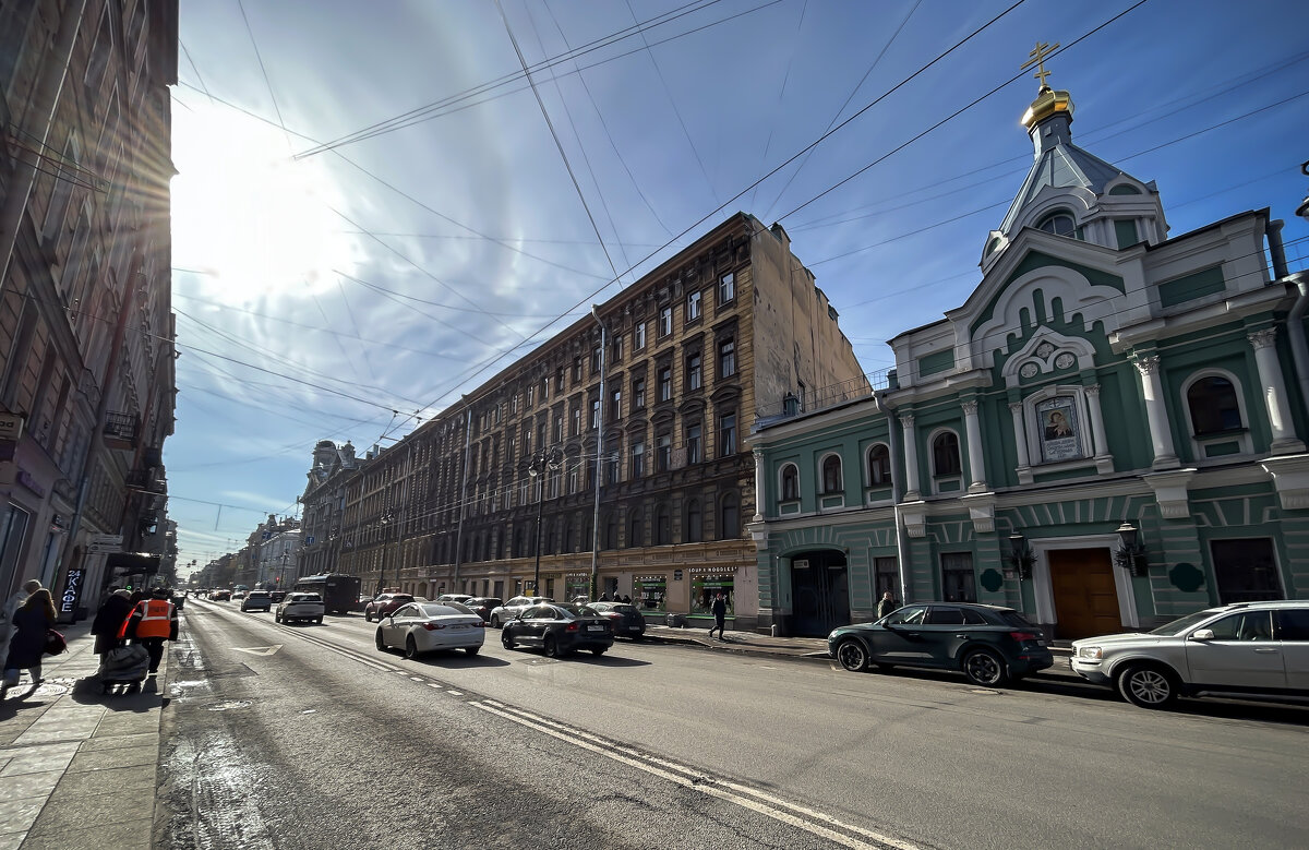 В городе - Дмитрий Иванов