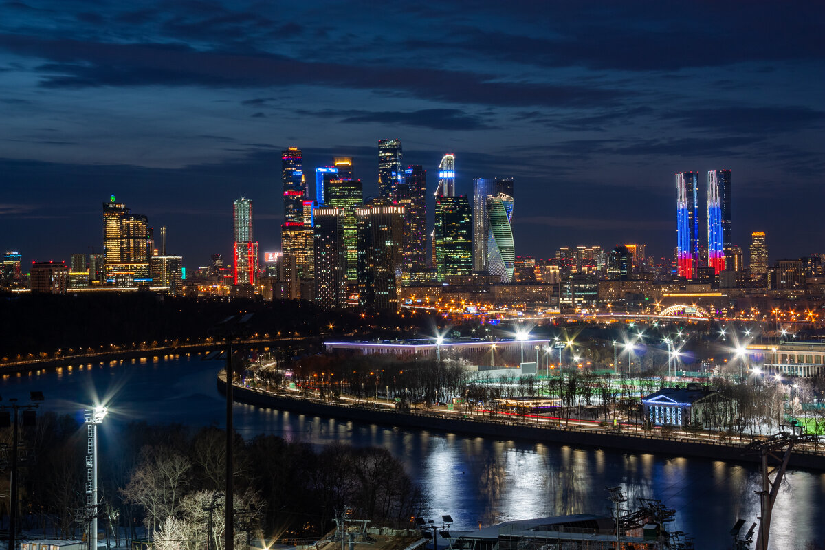 Город стреляет в ночь дробью огней... - Alexandr Gunin Город стреляет в ночь дробью огней... - Alexandr Gunin