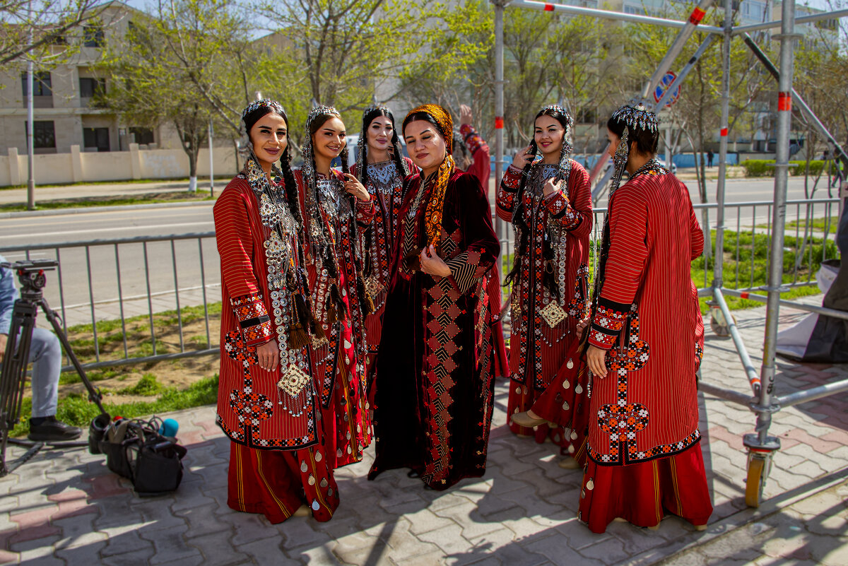 Гости Актау - Анатолий Чикчирный Гости Актау - Анатолий Чикчирный