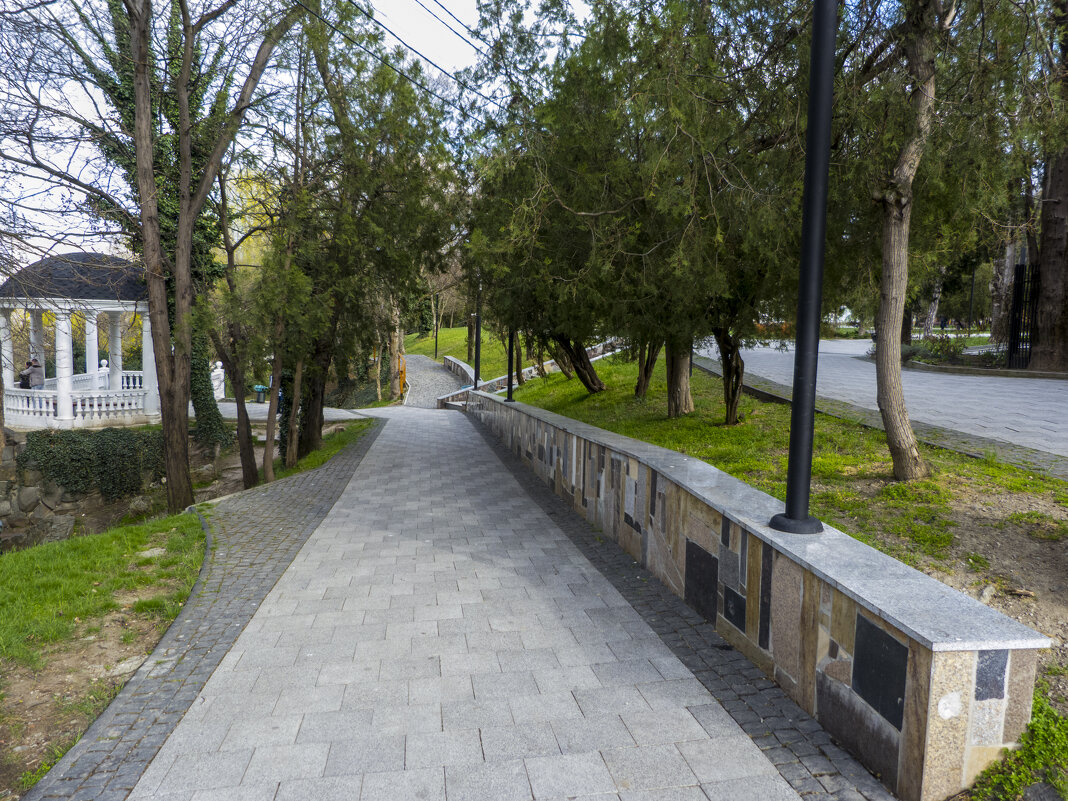 В горсаду после ремонта - Валентин Семчишин В горсаду после ремонта - Валентин Семчишин