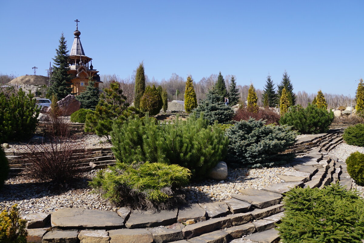 Сквер около церкви - Наталия Григорьева Сквер около церкви - Наталия Григорьева