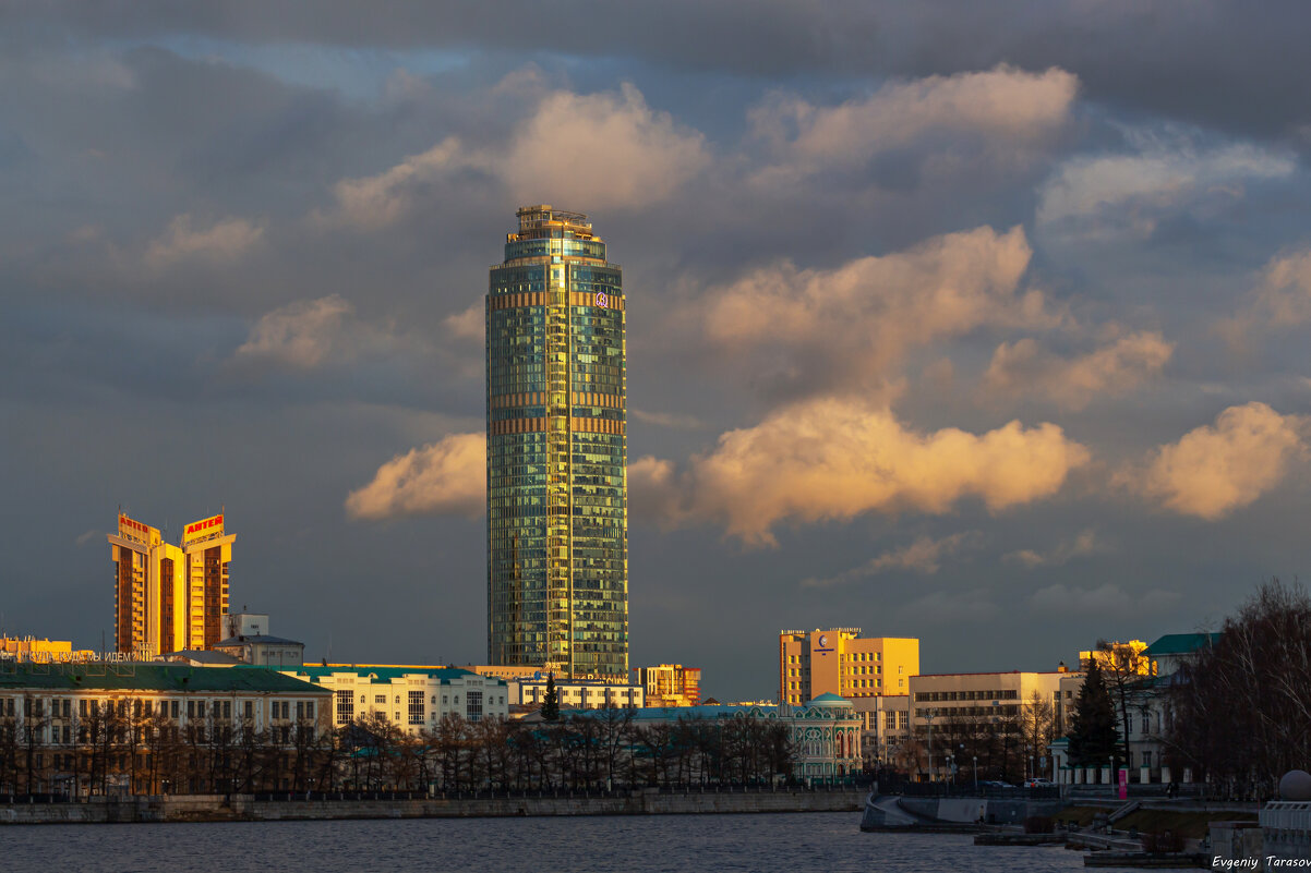 Апрельская гроза - Евгений Тарасов Апрельская гроза - Евгений Тарасов