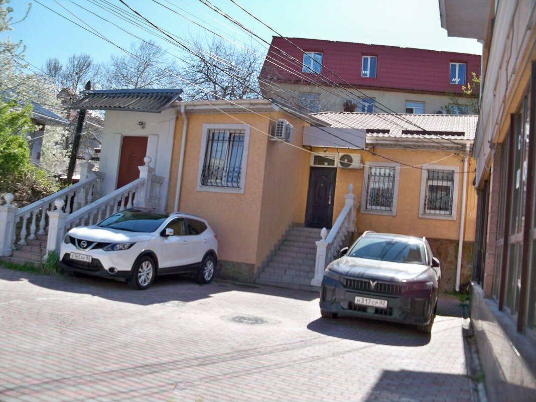 Уютный  дворик - Валентин Семчишин