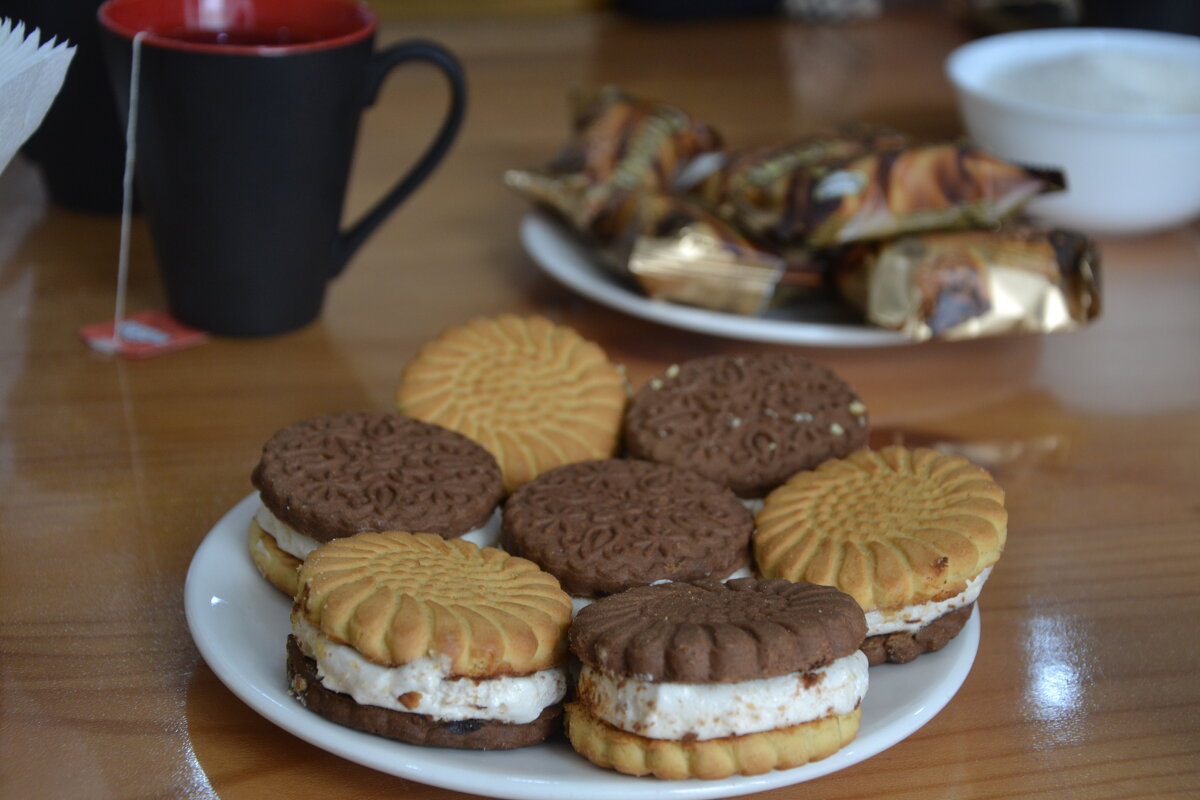 ПЕЧЕНЬКИ. - Михаил Столяров ПЕЧЕНЬКИ. - Михаил Столяров