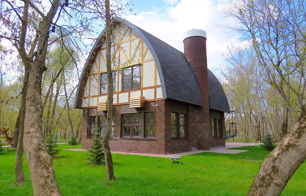 „Теремок" в парке - Сеня Белгородский „Теремок" в парке - Сеня Белгородский