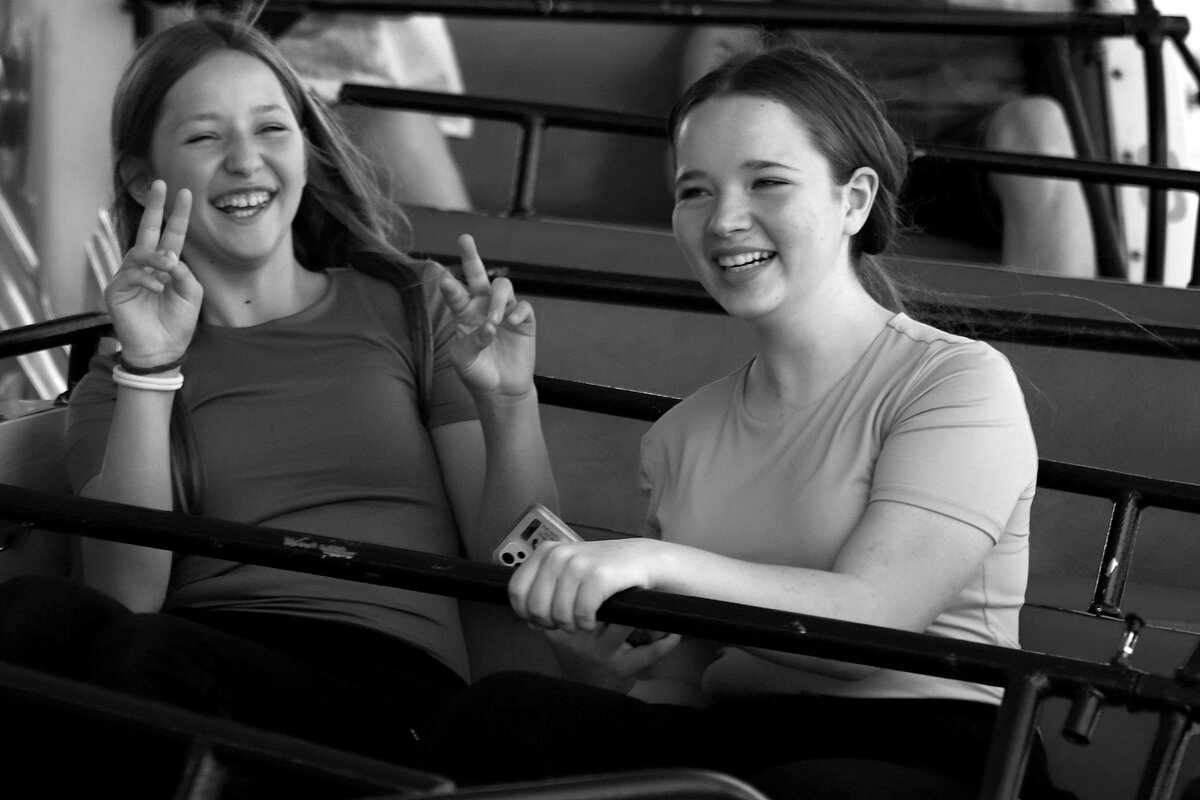 На каруселях - Юрий. Шмаков На каруселях - Юрий. Шмаков