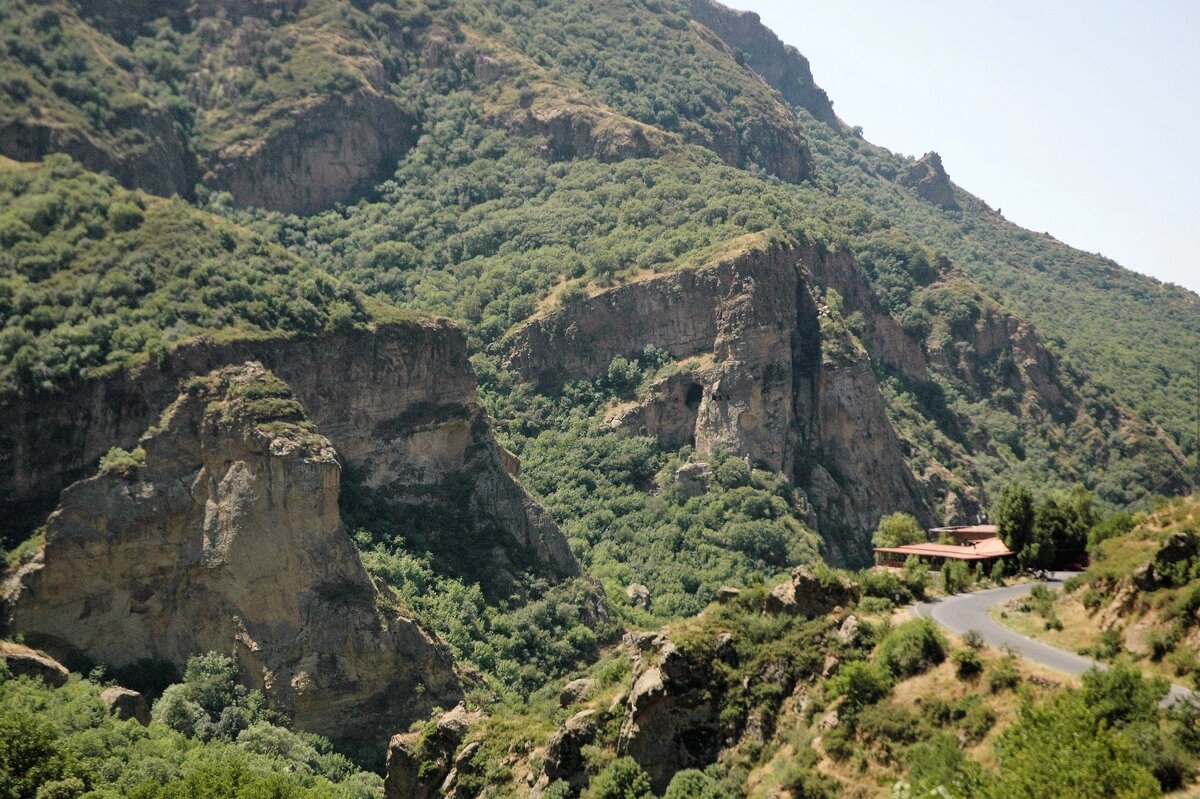 Утес на горе - Alexandra Sakharova