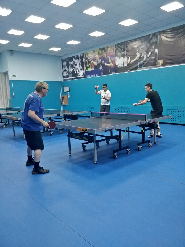 Играем в настольный теннис - Андрей Хлопонин