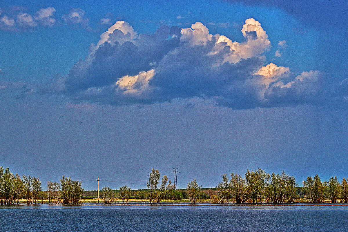 Май...Над протокой Сырой Аган...небожители на облаках! - Владимир Май...Над протокой Сырой Аган...небожители на облаках! - Владимир