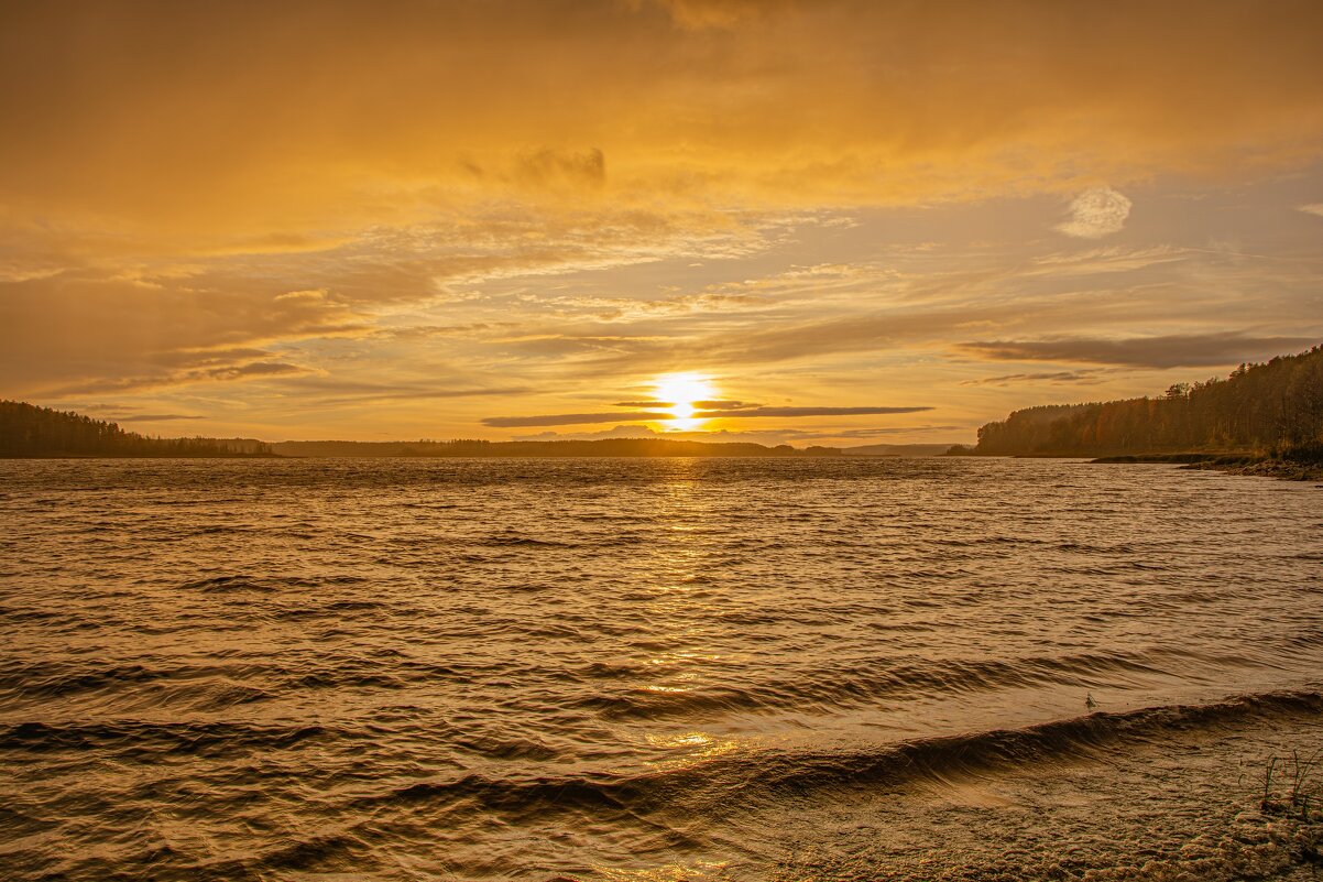 Закат на озере Съезжее - Александр Филатов