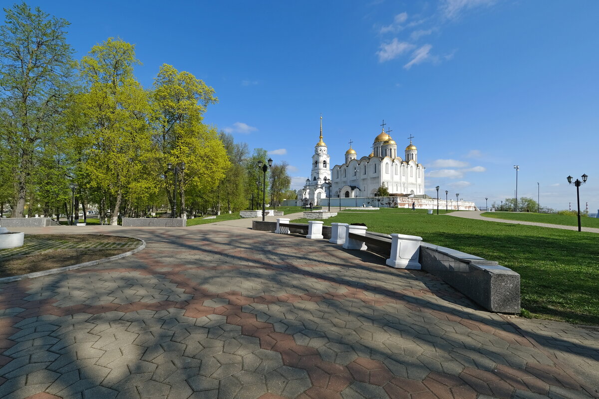 Недалеко от Успенского собора. - Андрей Зайцев Недалеко от Успенского собора. - Андрей Зайцев