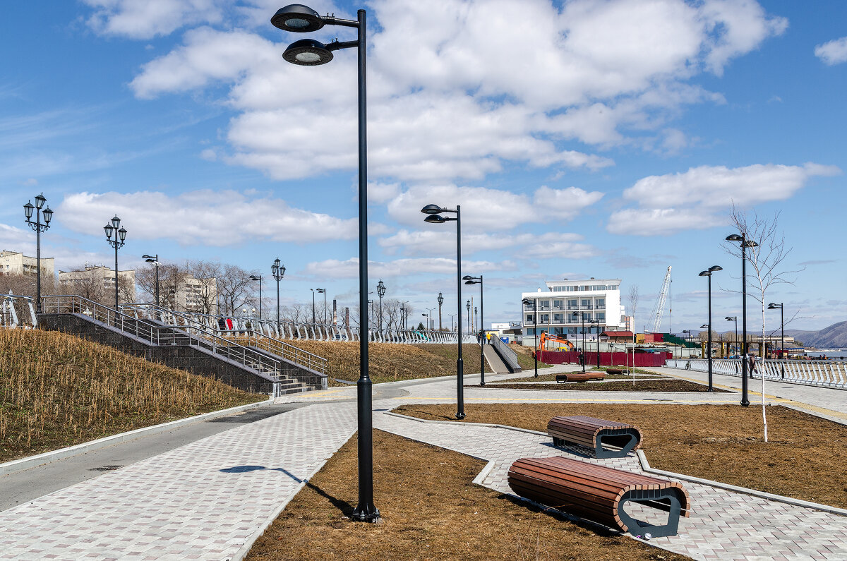 На набережной у Амура. - Виктор Иванович Чернюк