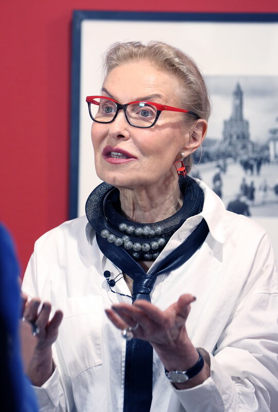 О.Свиблова. Дом Фотографии 25 апреля - Михаил Бибичков